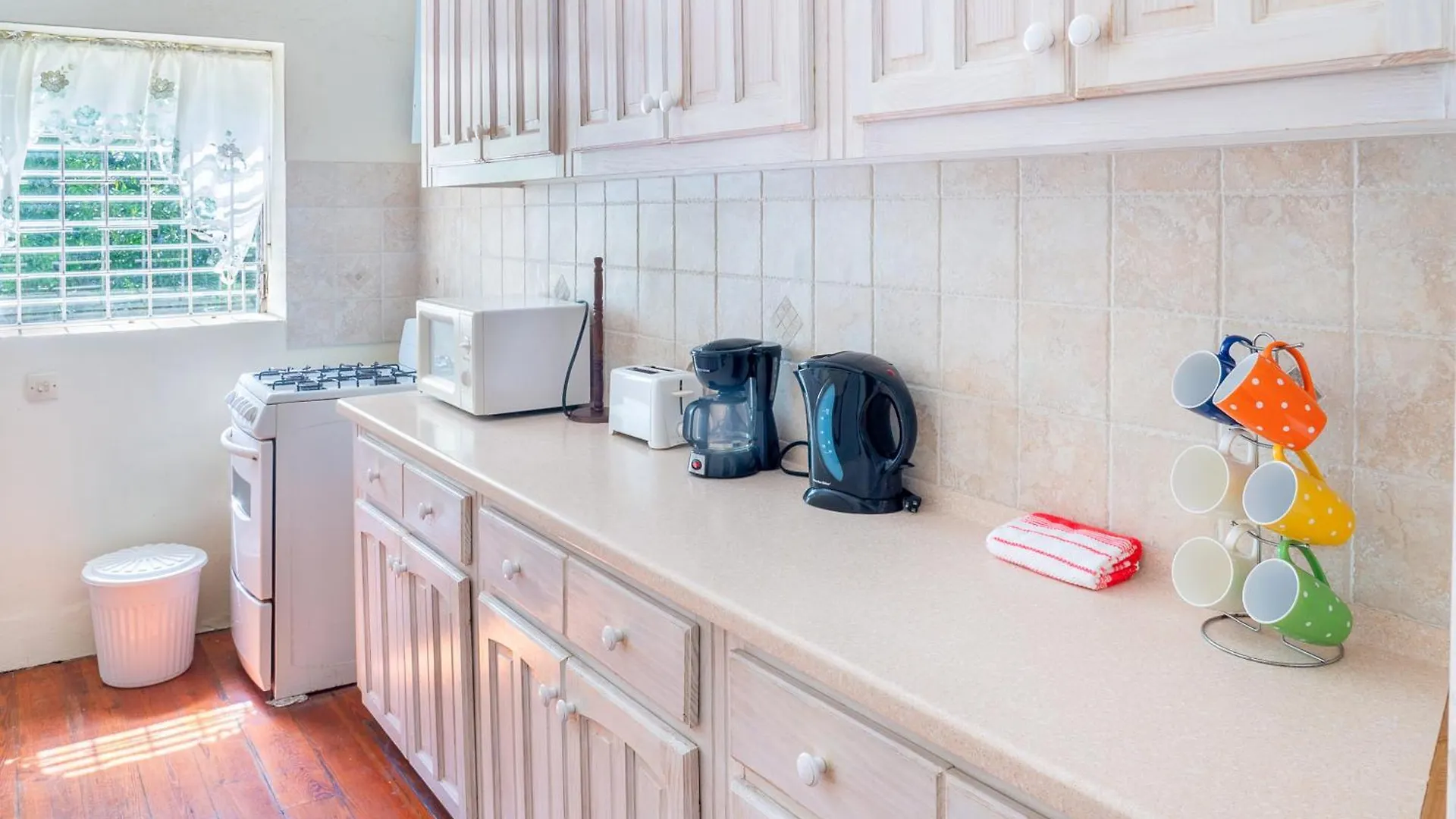 Apartment Bajan Charm 1 Min Walk To Dover Beach, On The Gap Christ Church